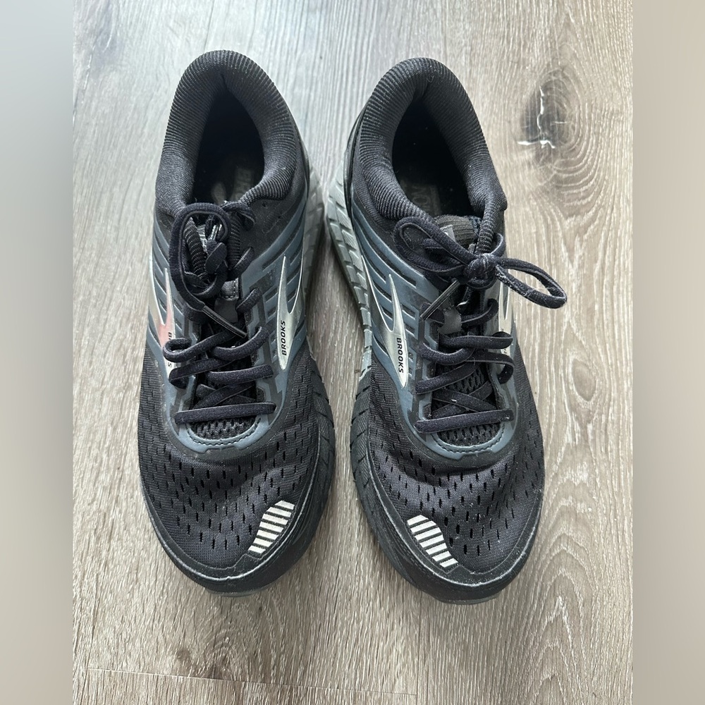 Brooks Black and Silver Running Shoes - Picture 9 of 9